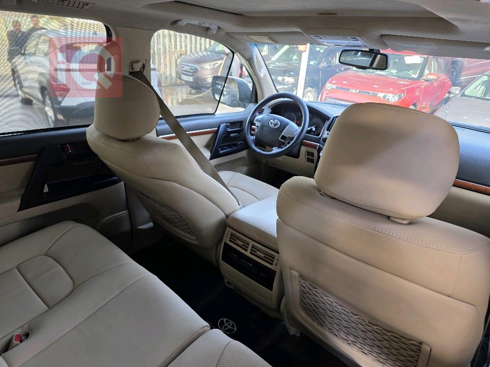 تويوتا لاندكروزر